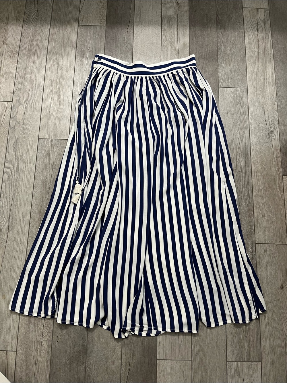 Eva Mendez Striped Navy and White Maxi Skirt - Classic Summer Style Medium
